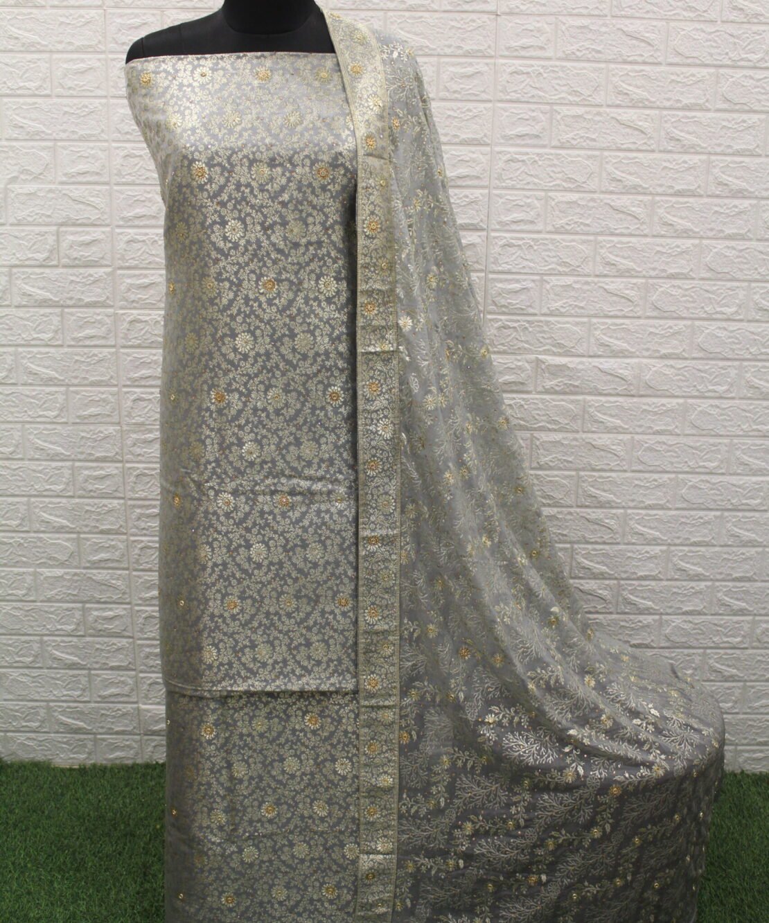 Kamkhuwab Gharara