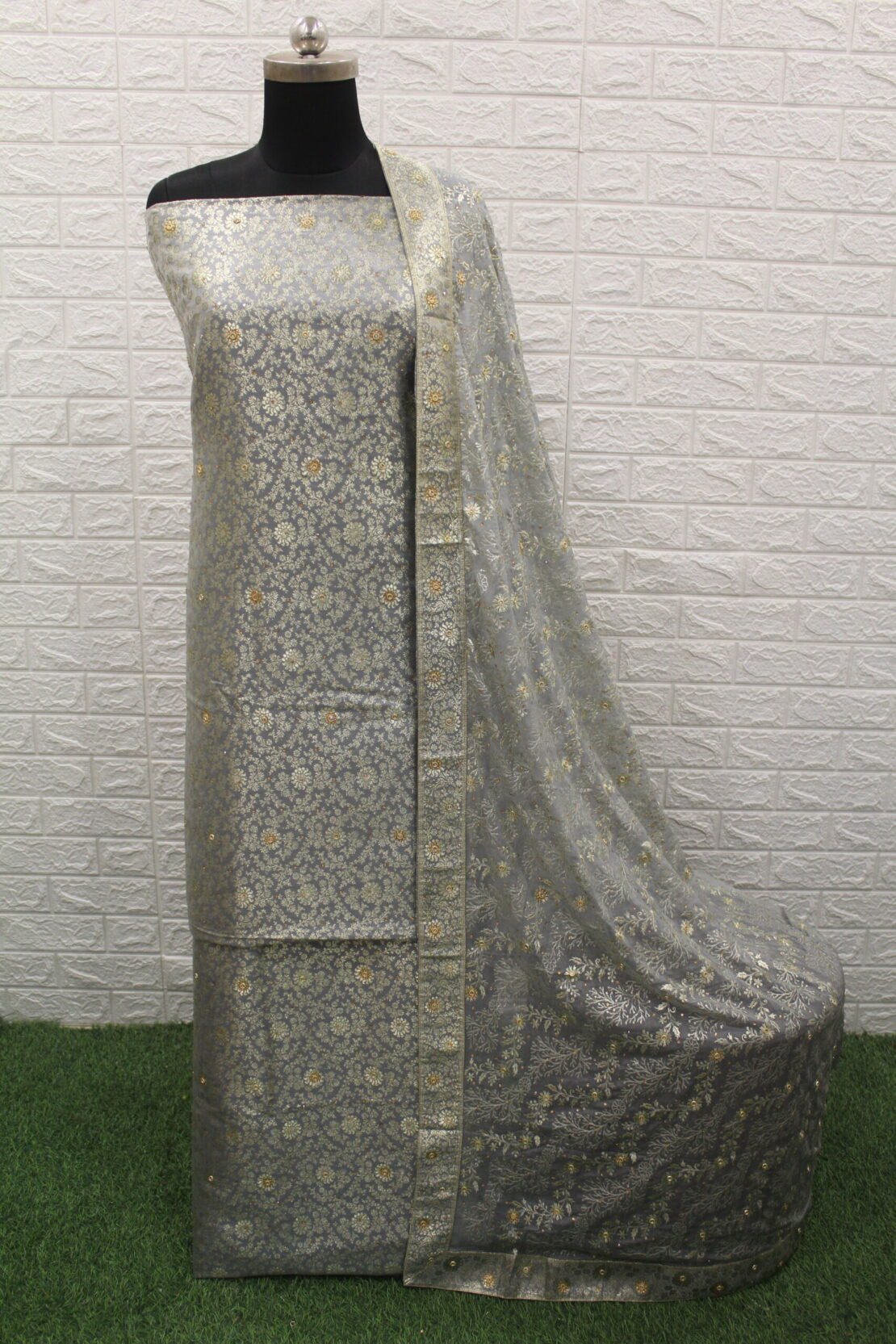 Kamkhuwab Gharara