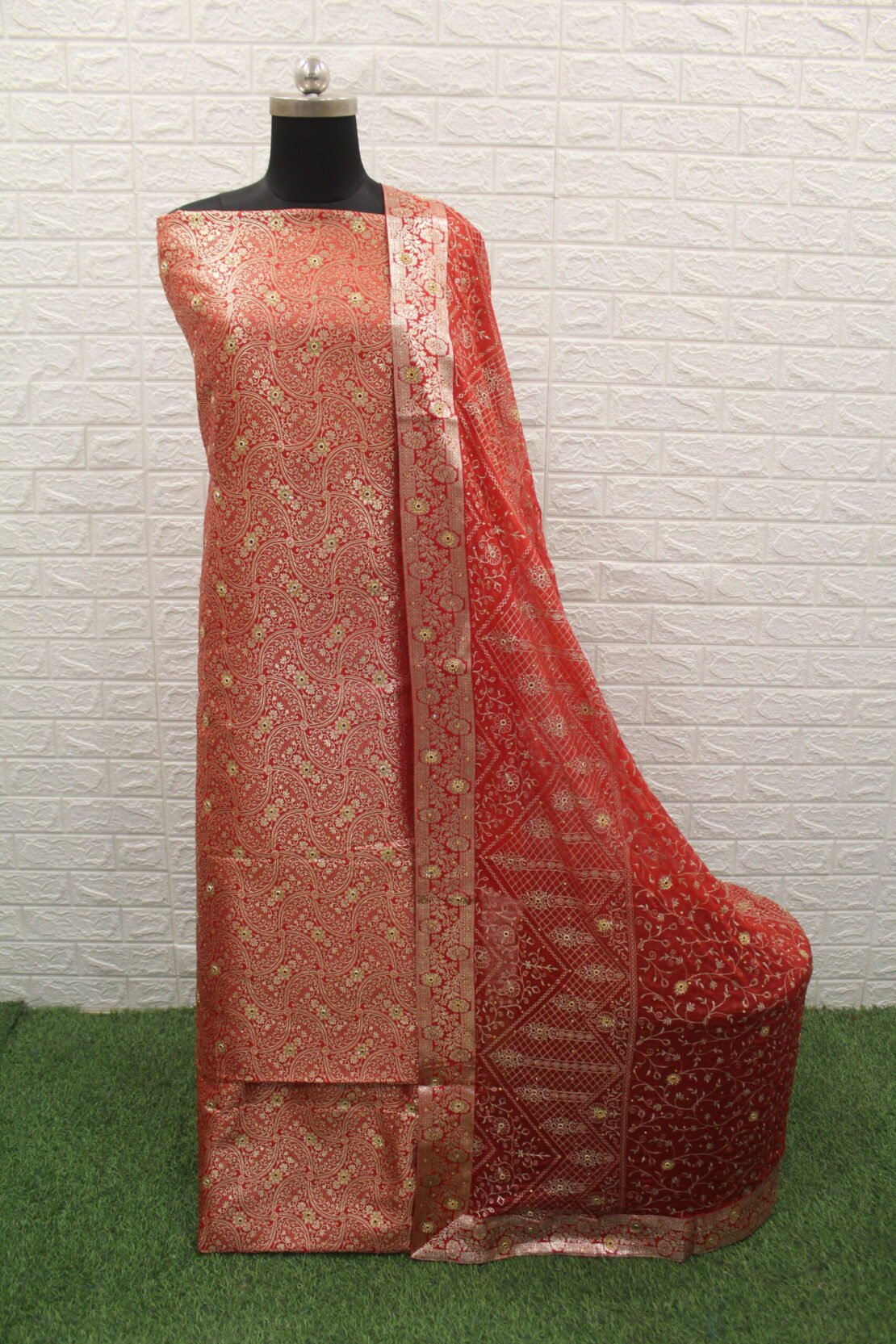 Kamkhuwab Gharara