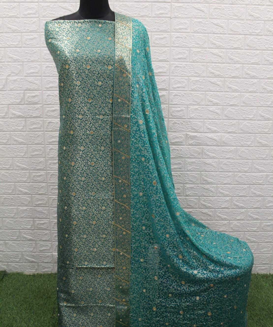 Kamkhuwab Gharara