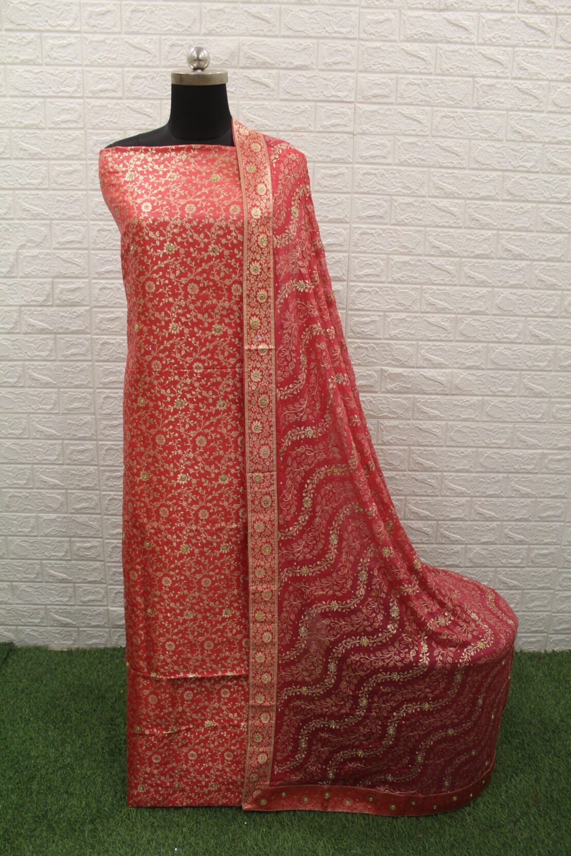 Kamkhuwab Gharara