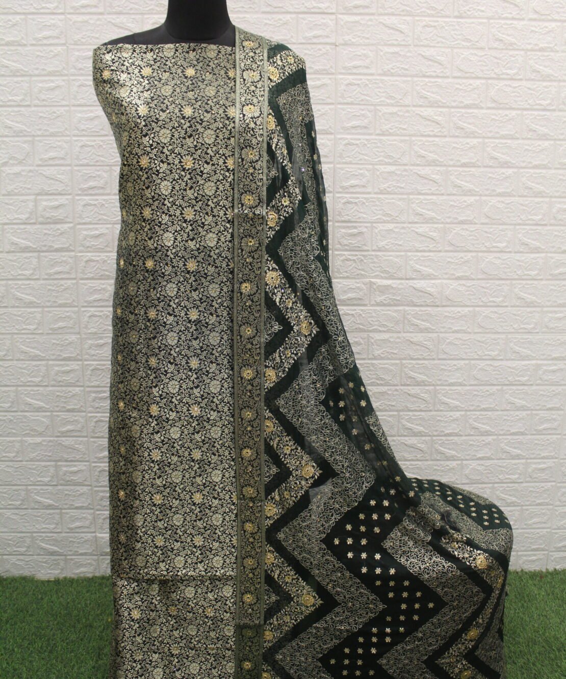 Kamkhuwab Gharara