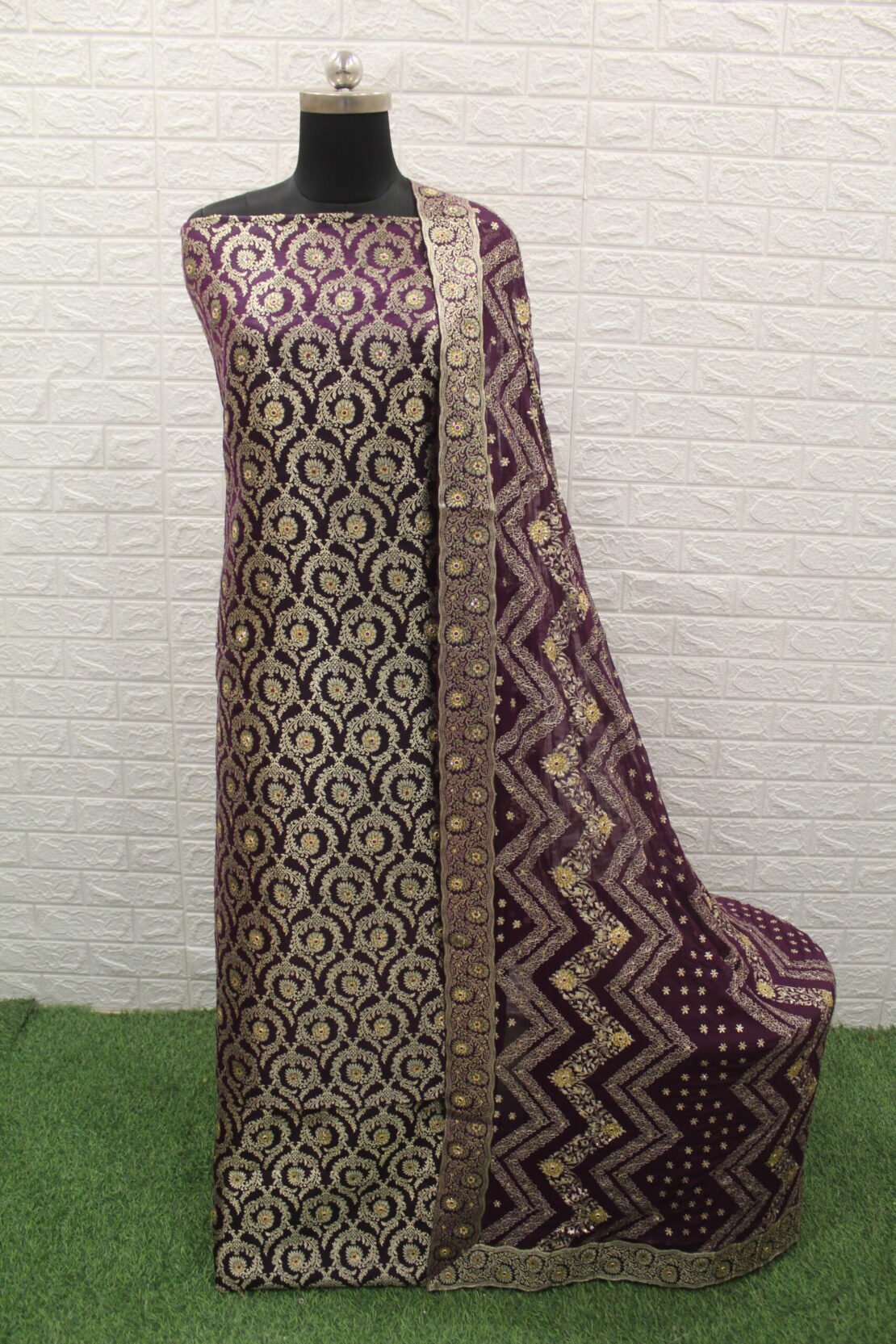 Kamkhuwab Gharara