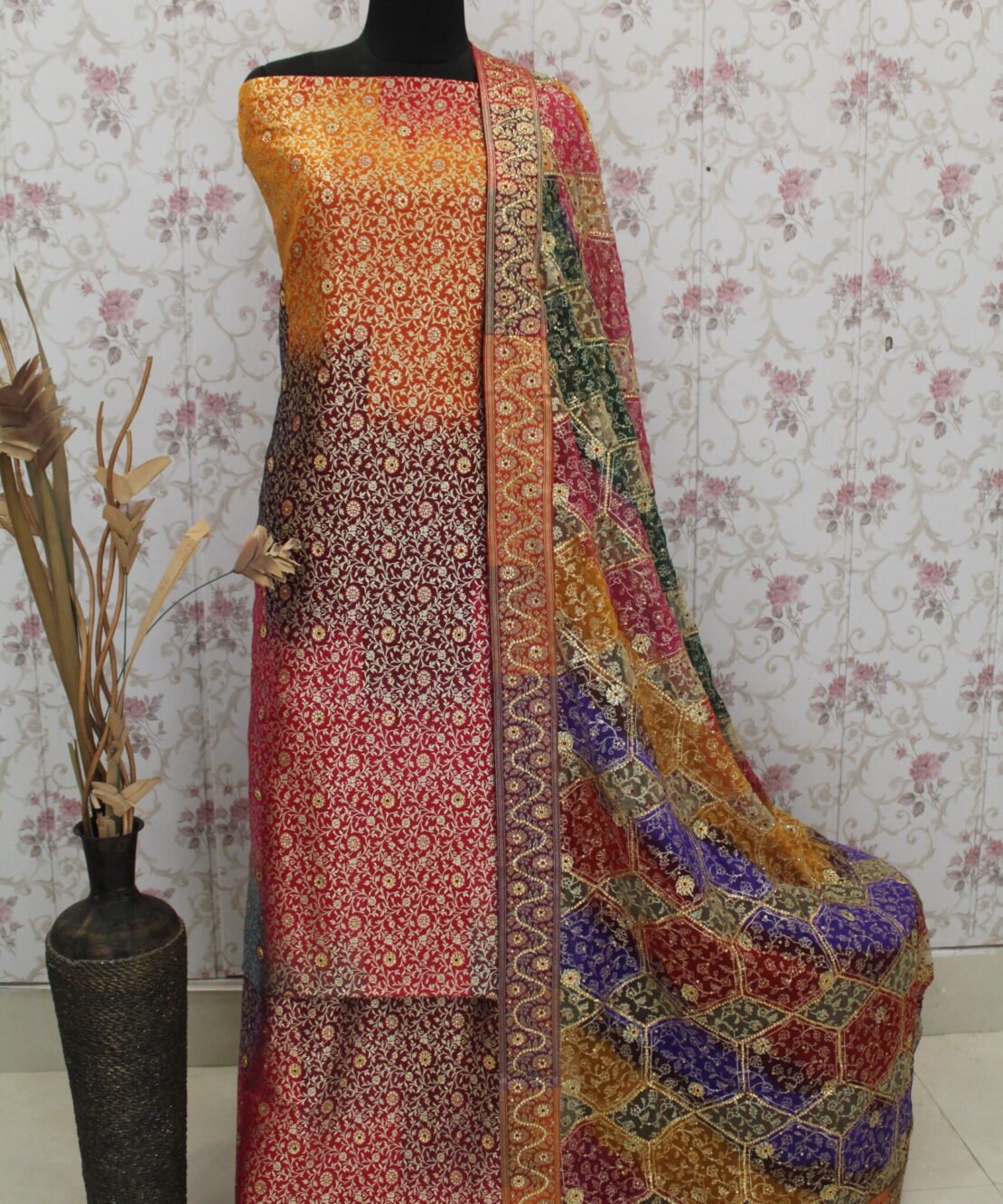 Kamkhuwab Gharara