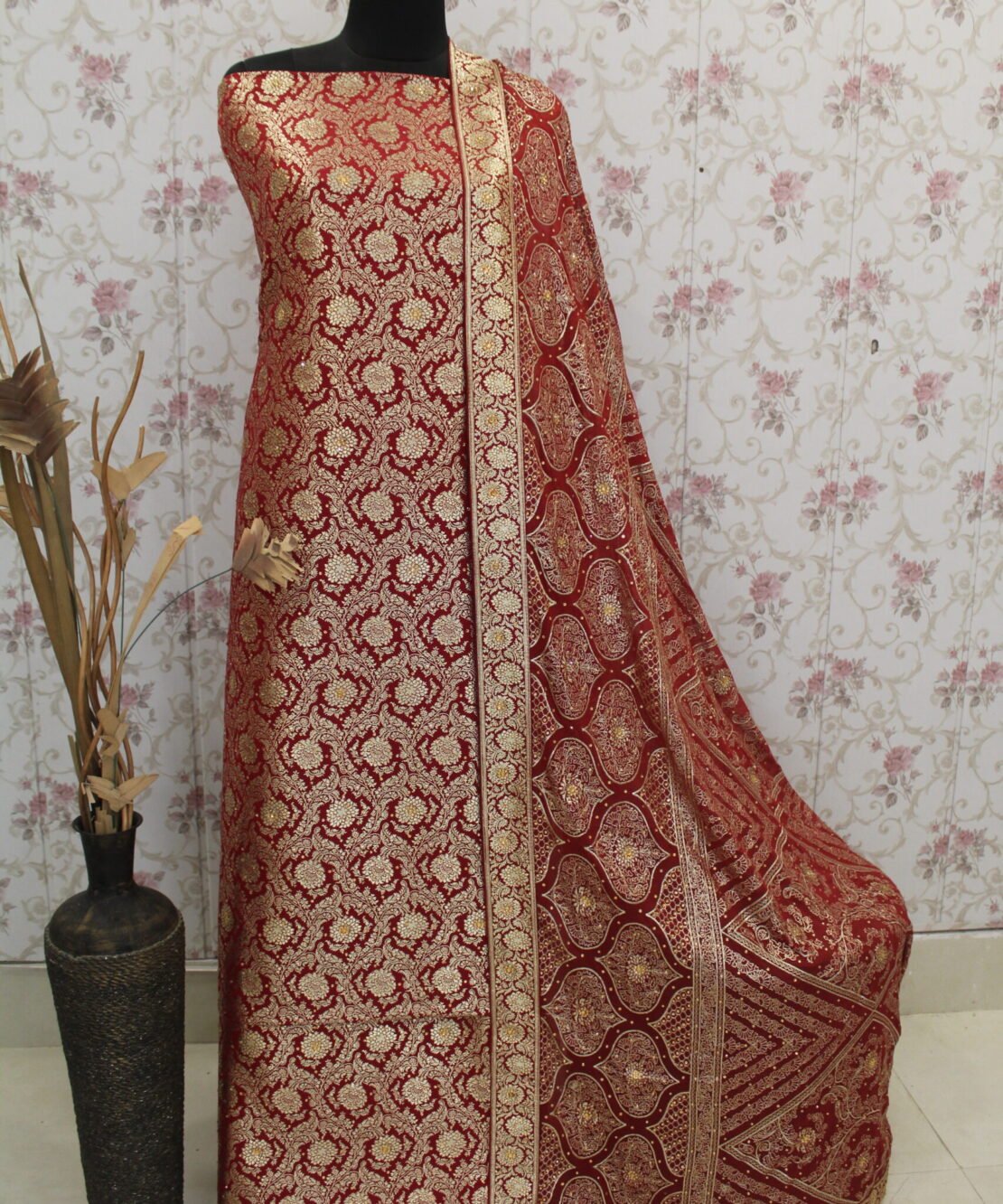 Kamkhuwab Gharara