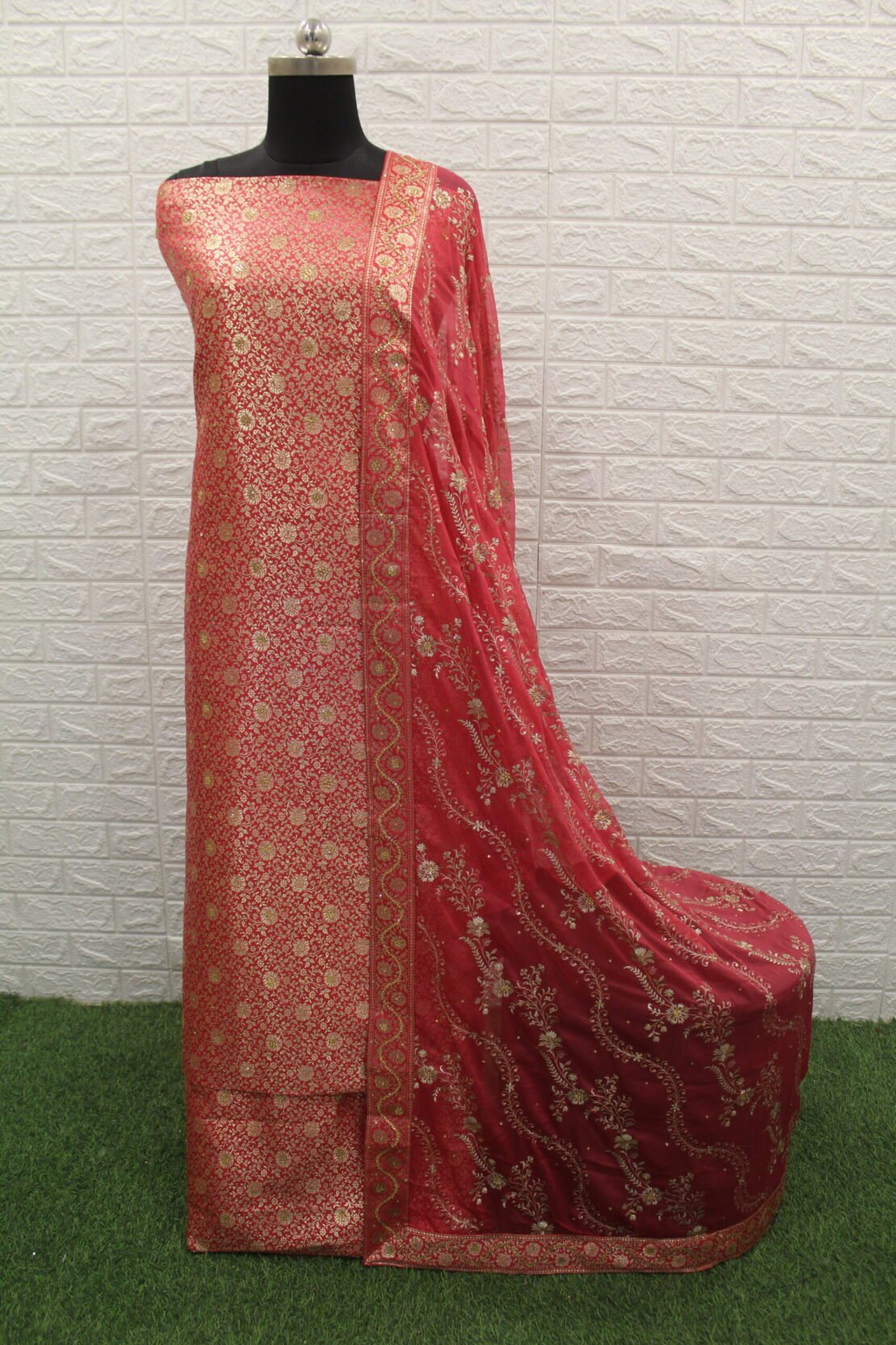 Kamkhuwab Gharara