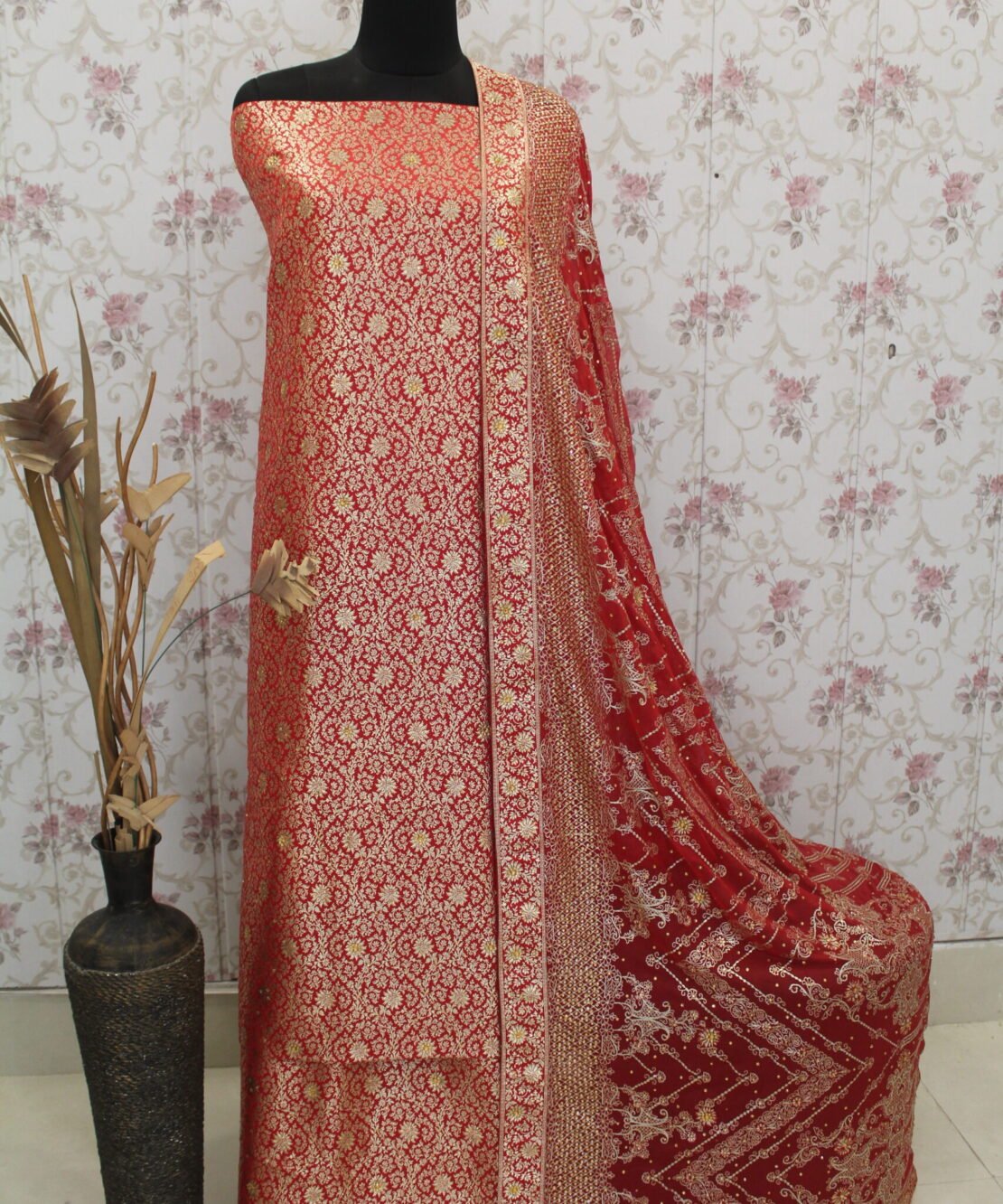 Kamkhuwab Gharara