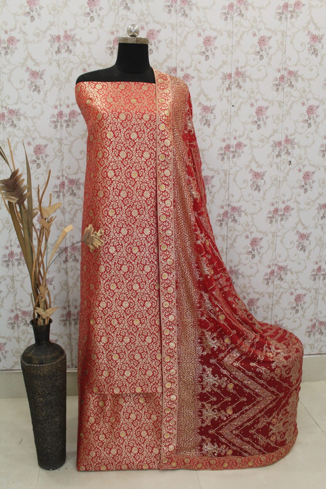Kamkhuwab Gharara