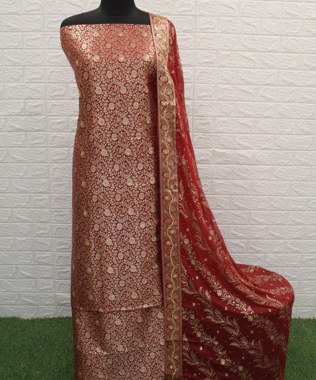 Kamkhuwab Gharara
