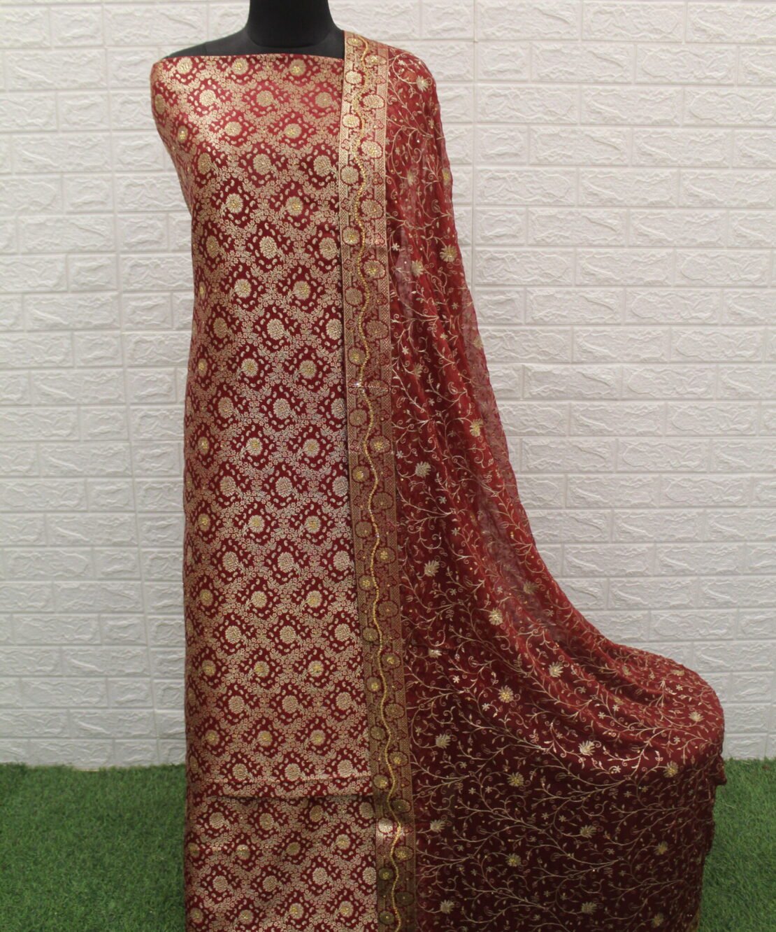 Kamkhuwab Gharara