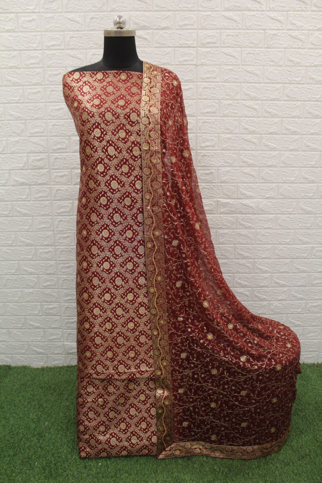 Kamkhuwab Gharara