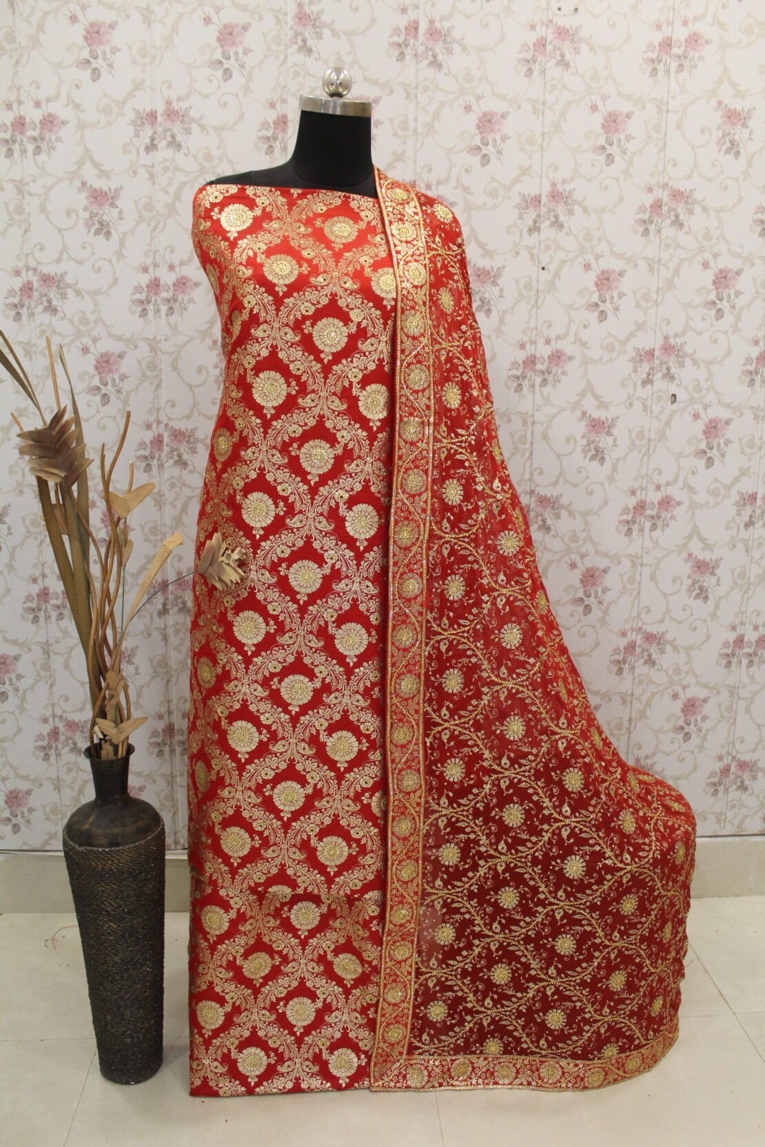 Kamkhuwab Gharara