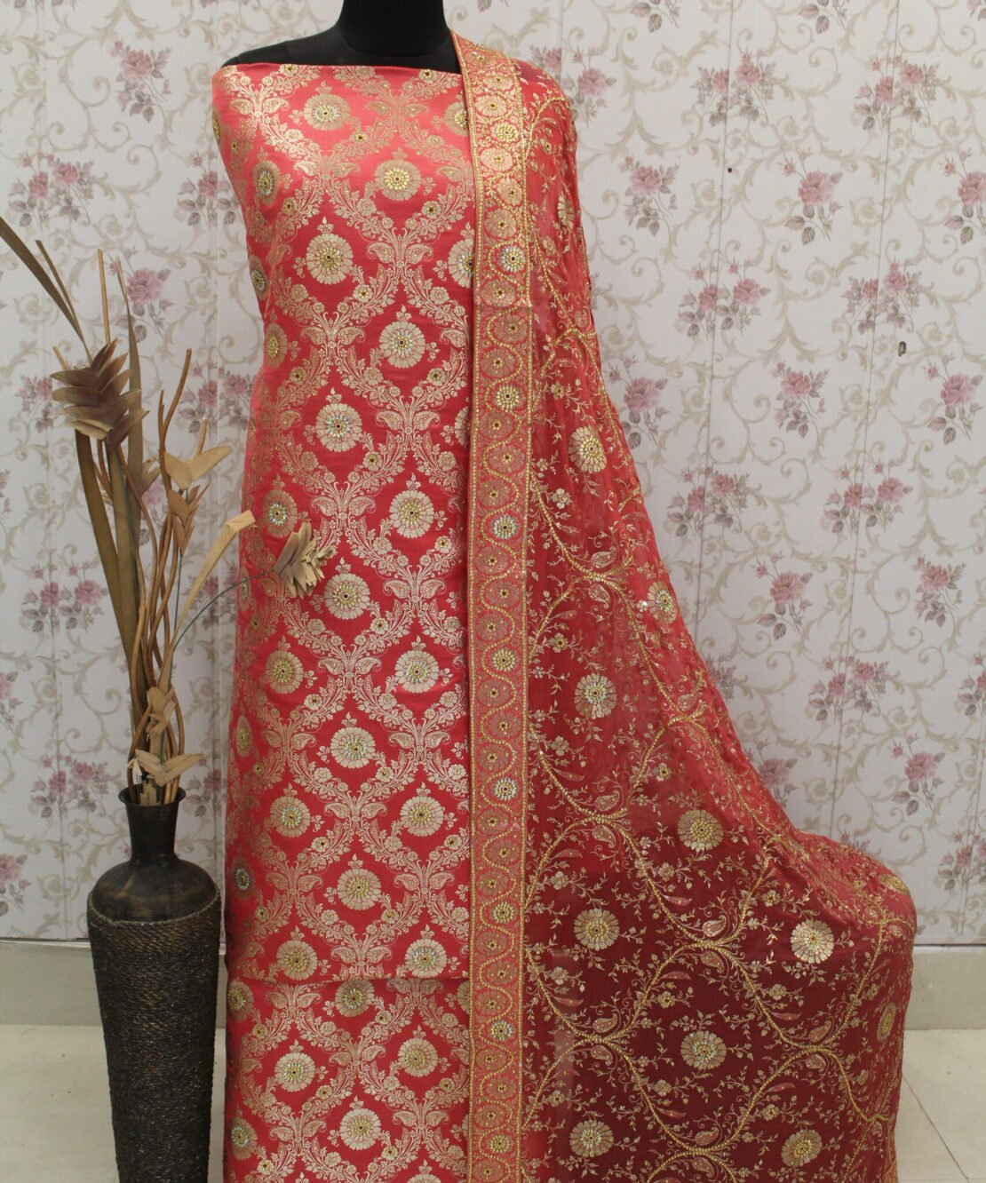 Kamkhuwab Gharara