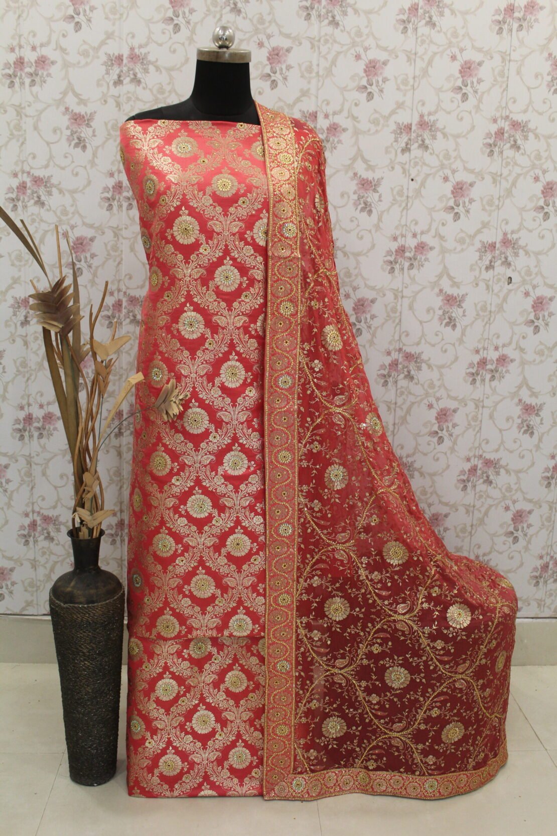 Kamkhuwab Gharara