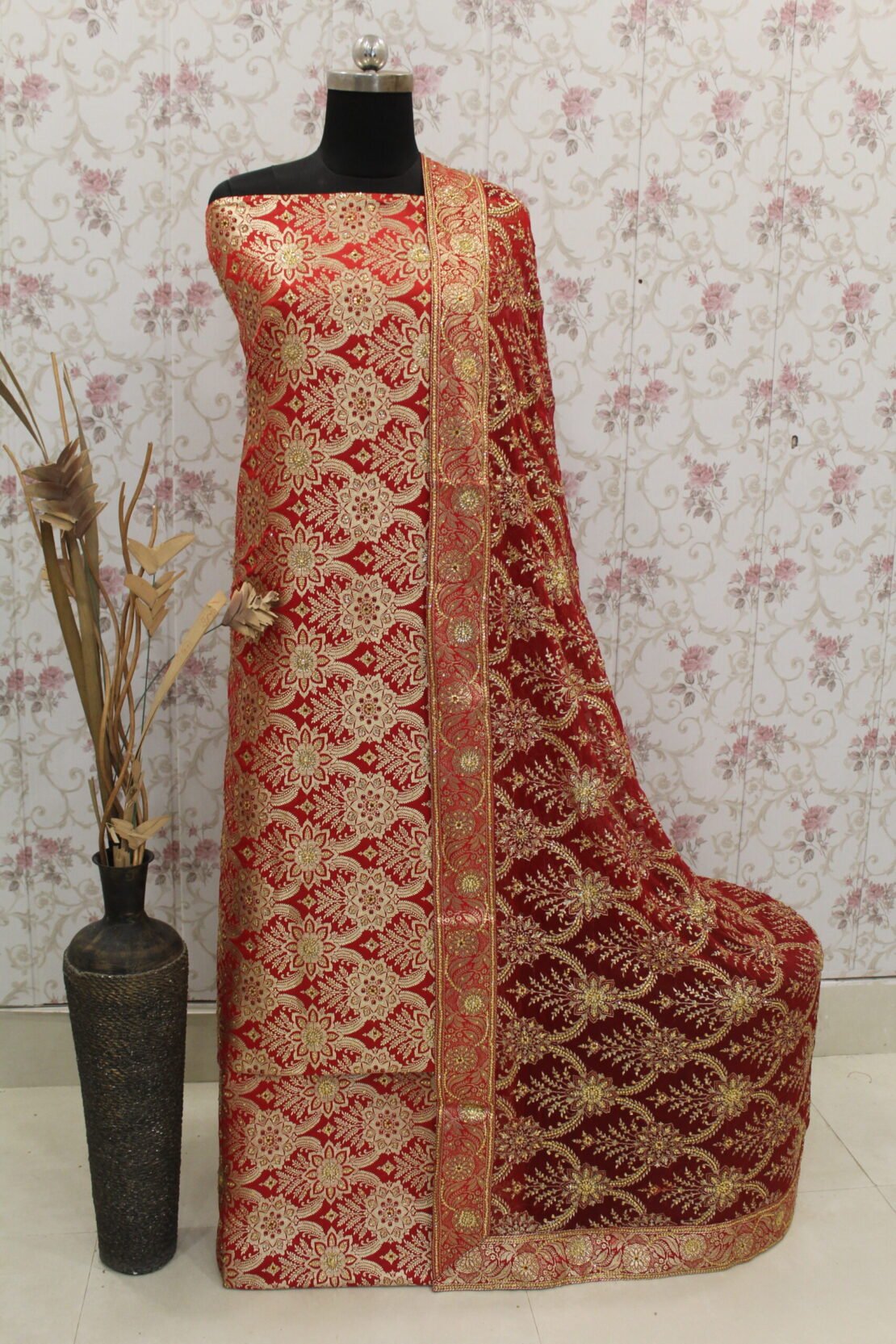 Kamkhuwab Gharara