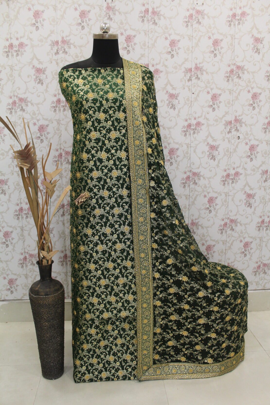 Kamkhuwab Gharara