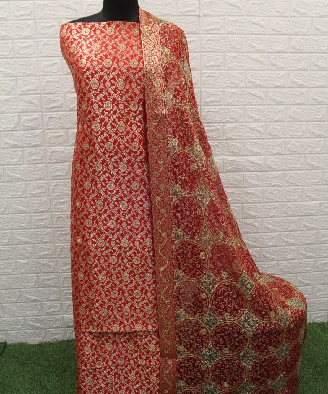 Kamkhuwab Gharara
