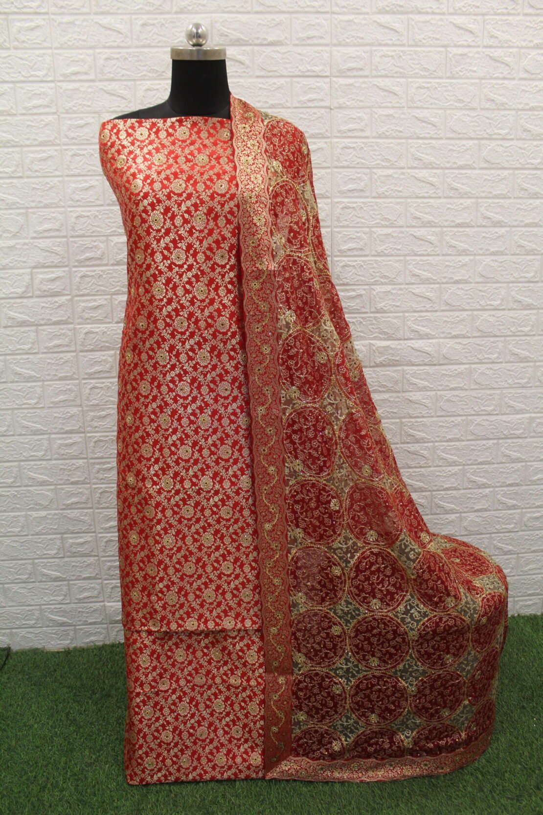 Kamkhuwab Gharara