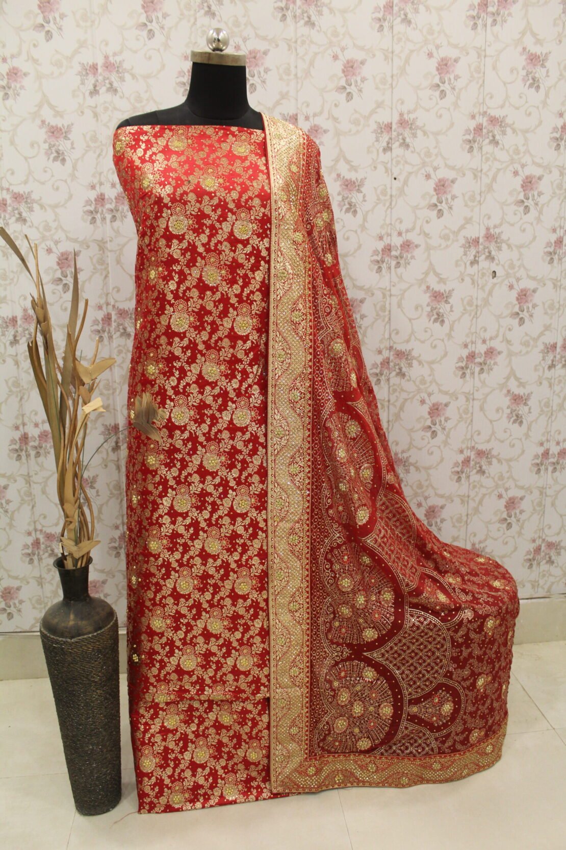 Kamkhuwab Gharara