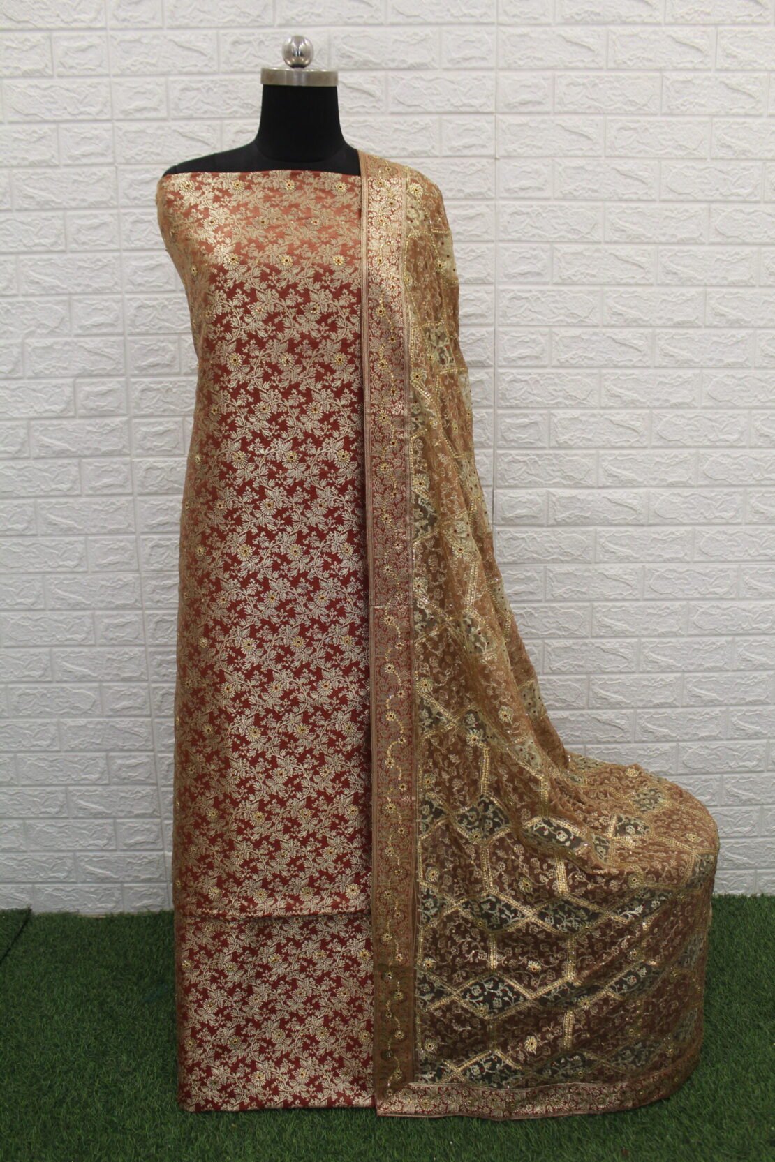 Kamkhuwab Gharara