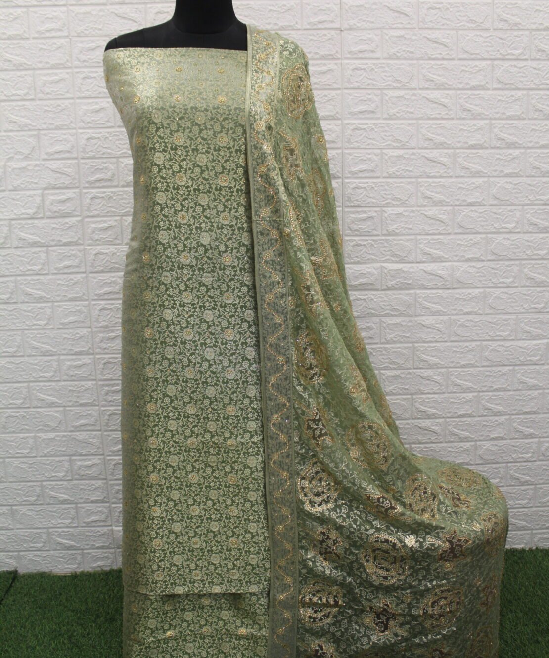 Kamkhuwab Gharara