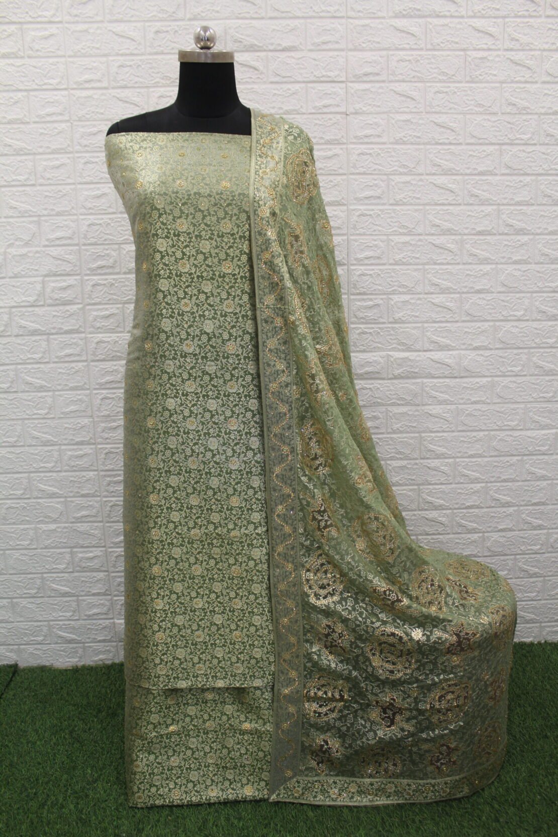 Kamkhuwab Gharara