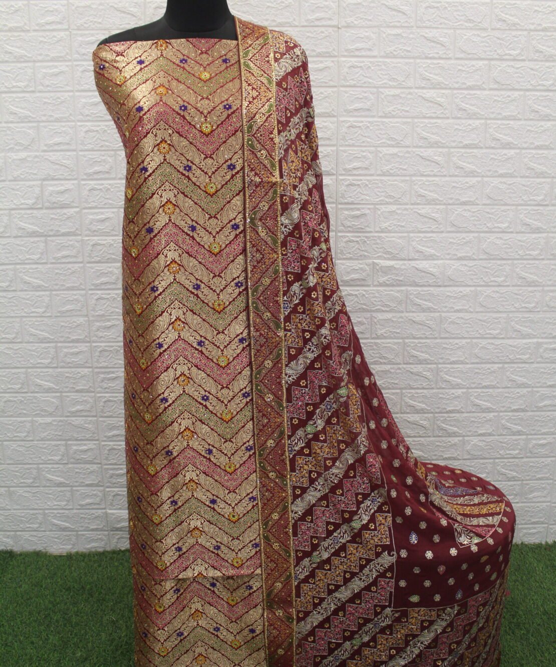 Kamkhuwab Gharara