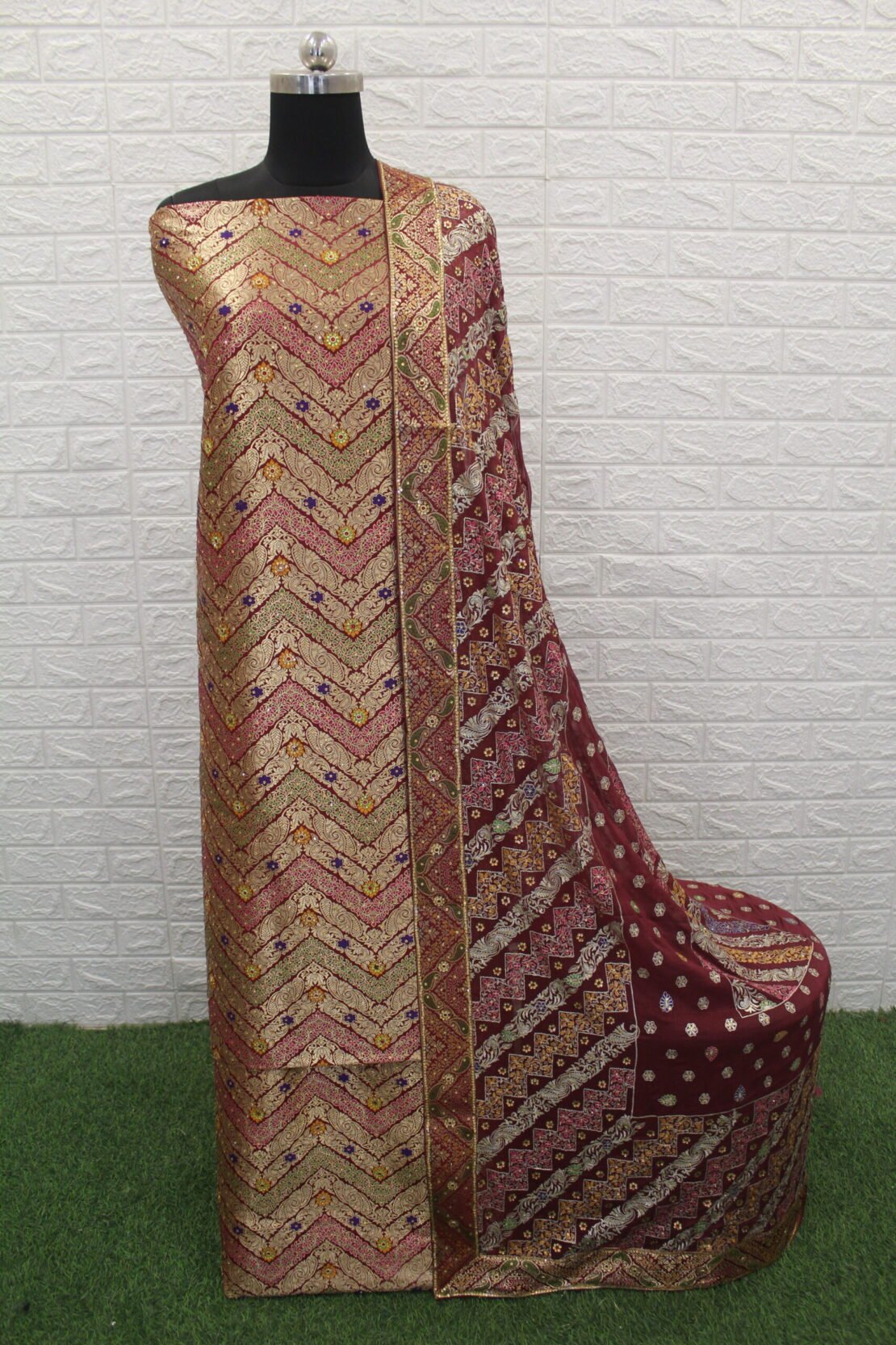 Kamkhuwab Gharara
