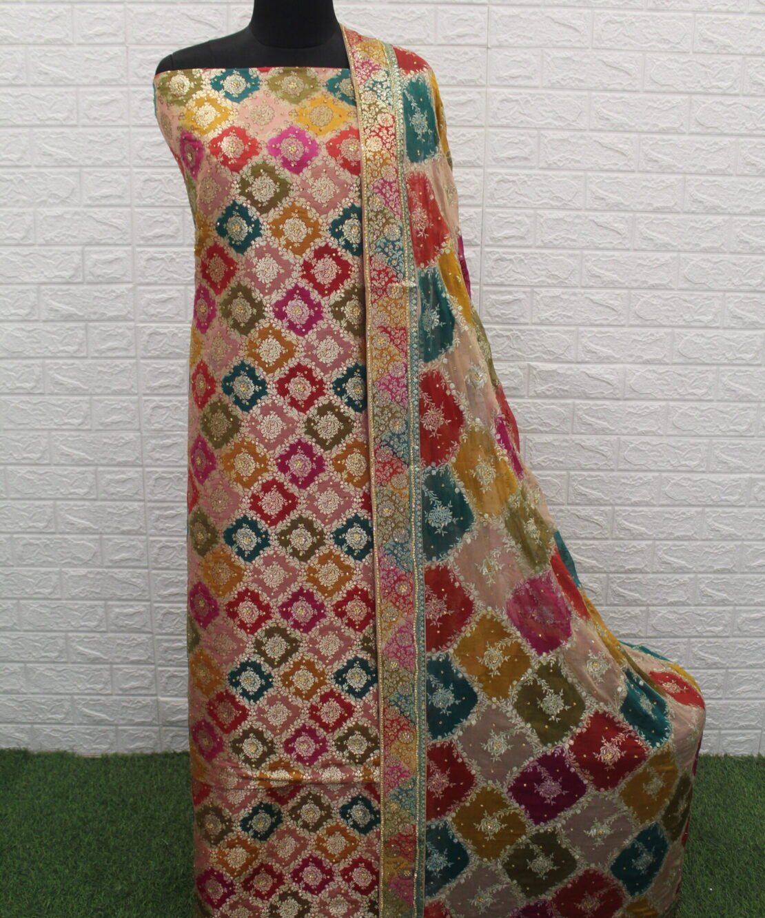 Kamkhuwab Gharara