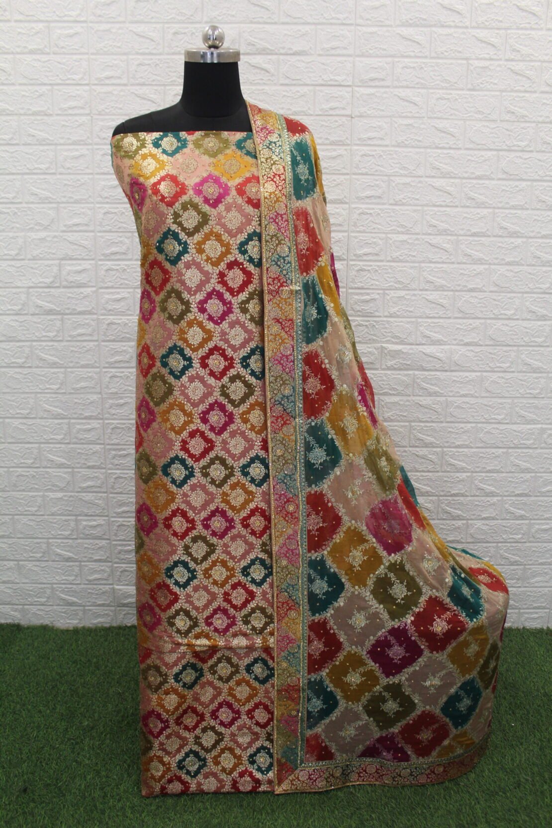 Kamkhuwab Gharara