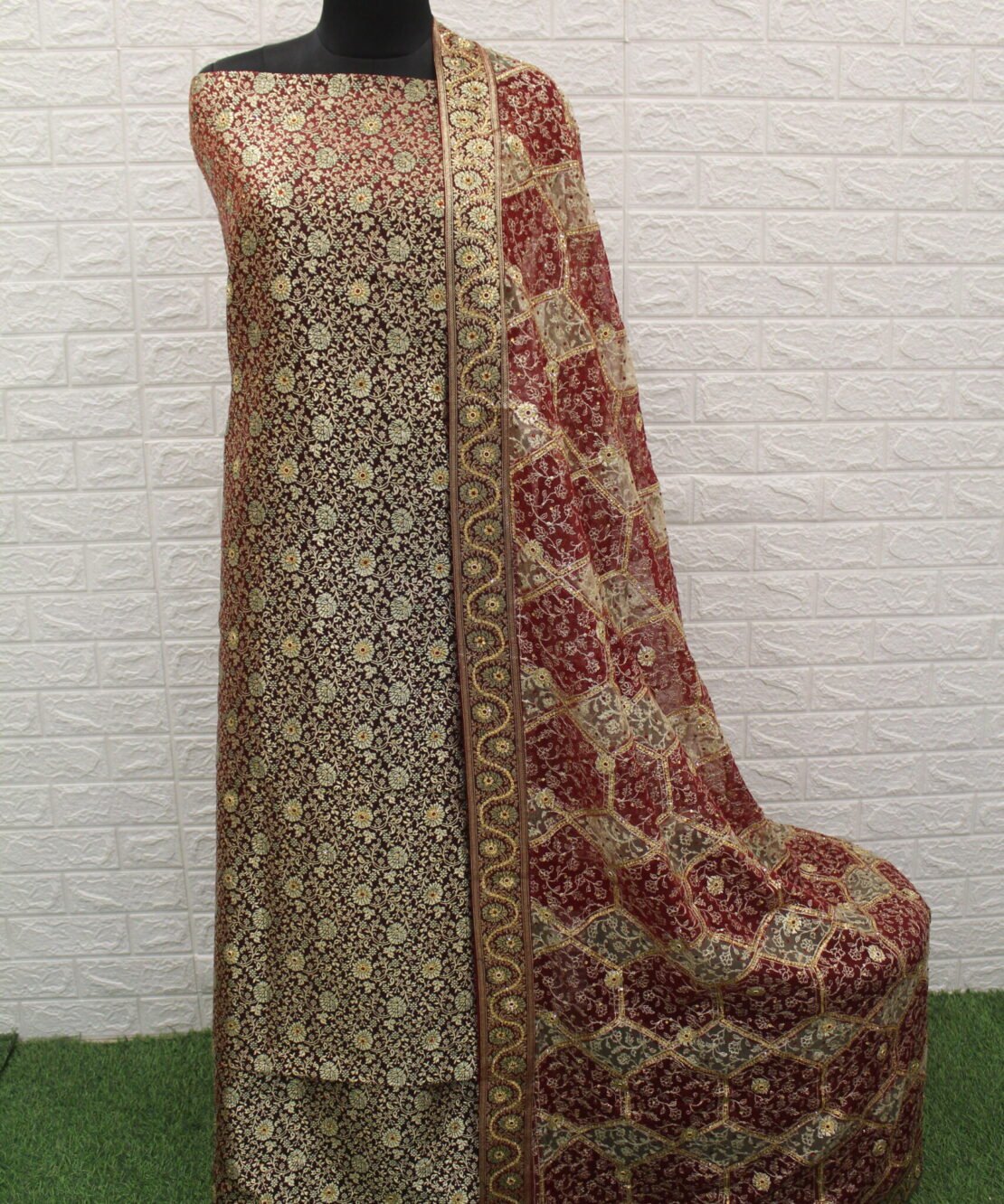 Kamkhuwab Gharara