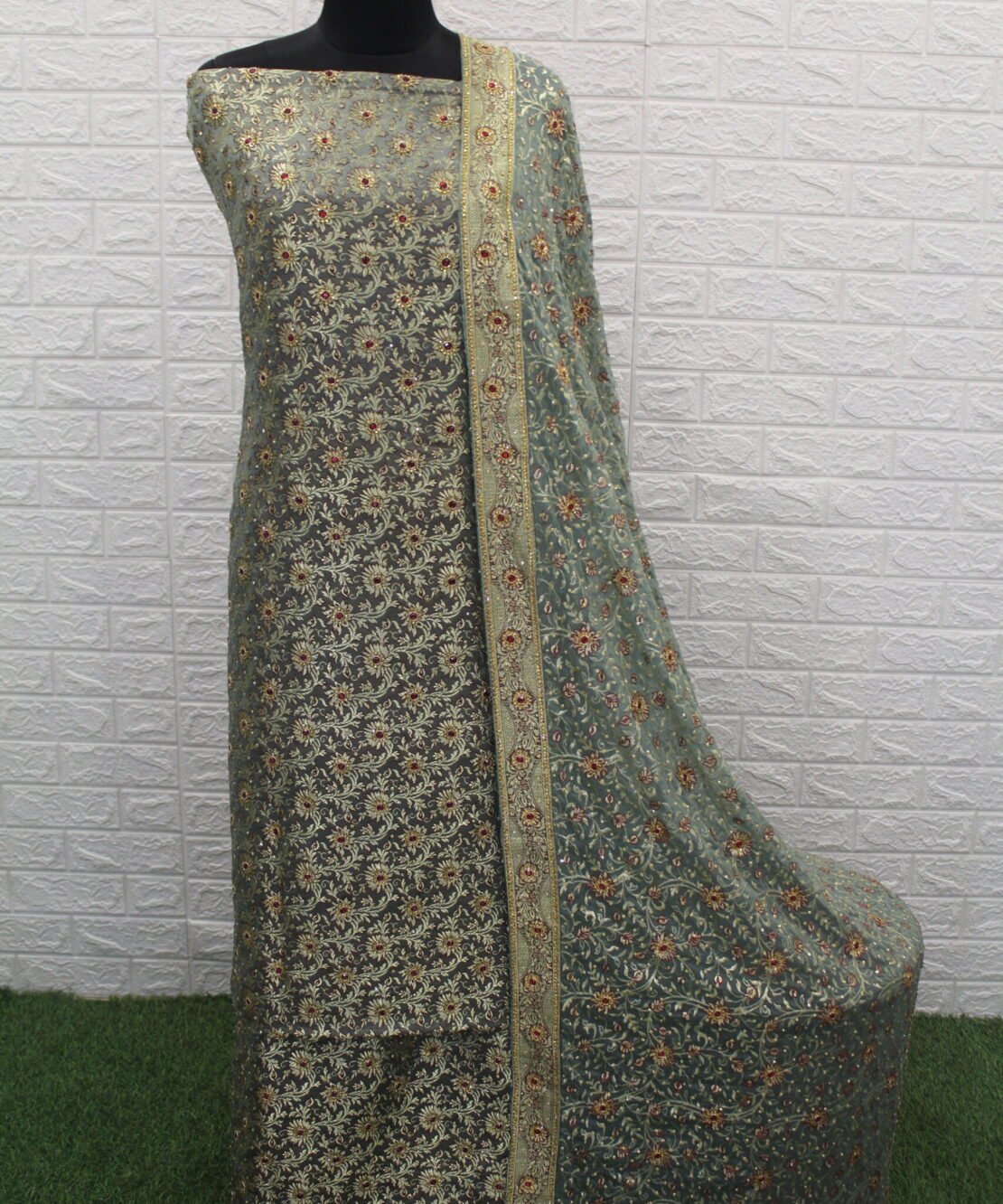 Kamkhuwab Gharara