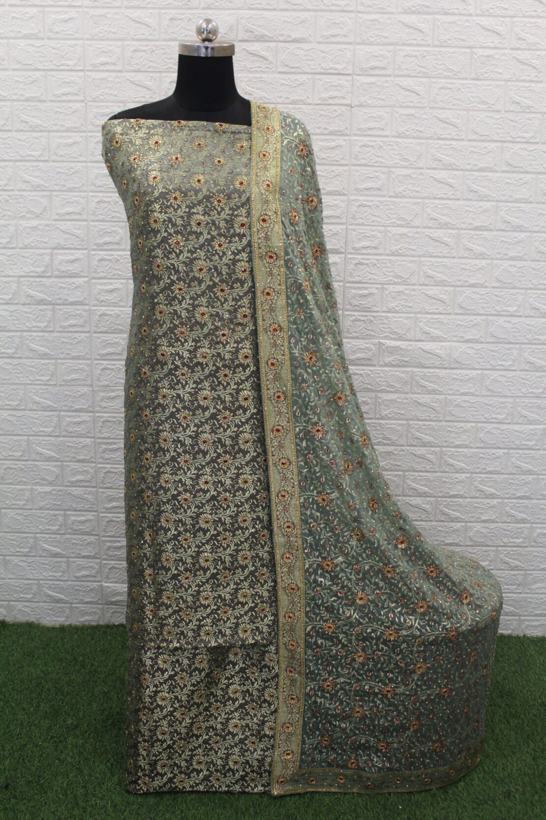 Kamkhuwab Gharara