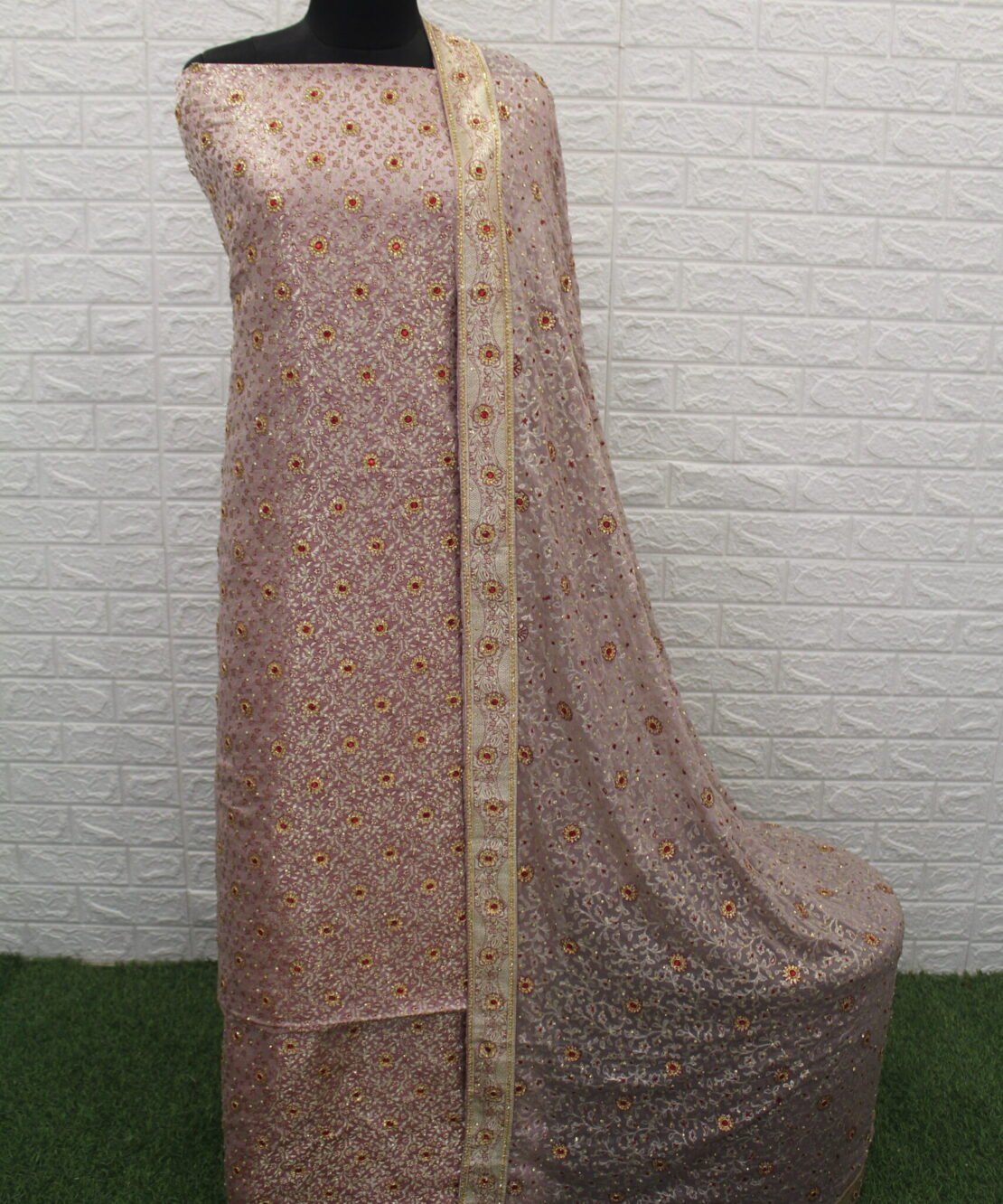 Kamkhuwab Gharara