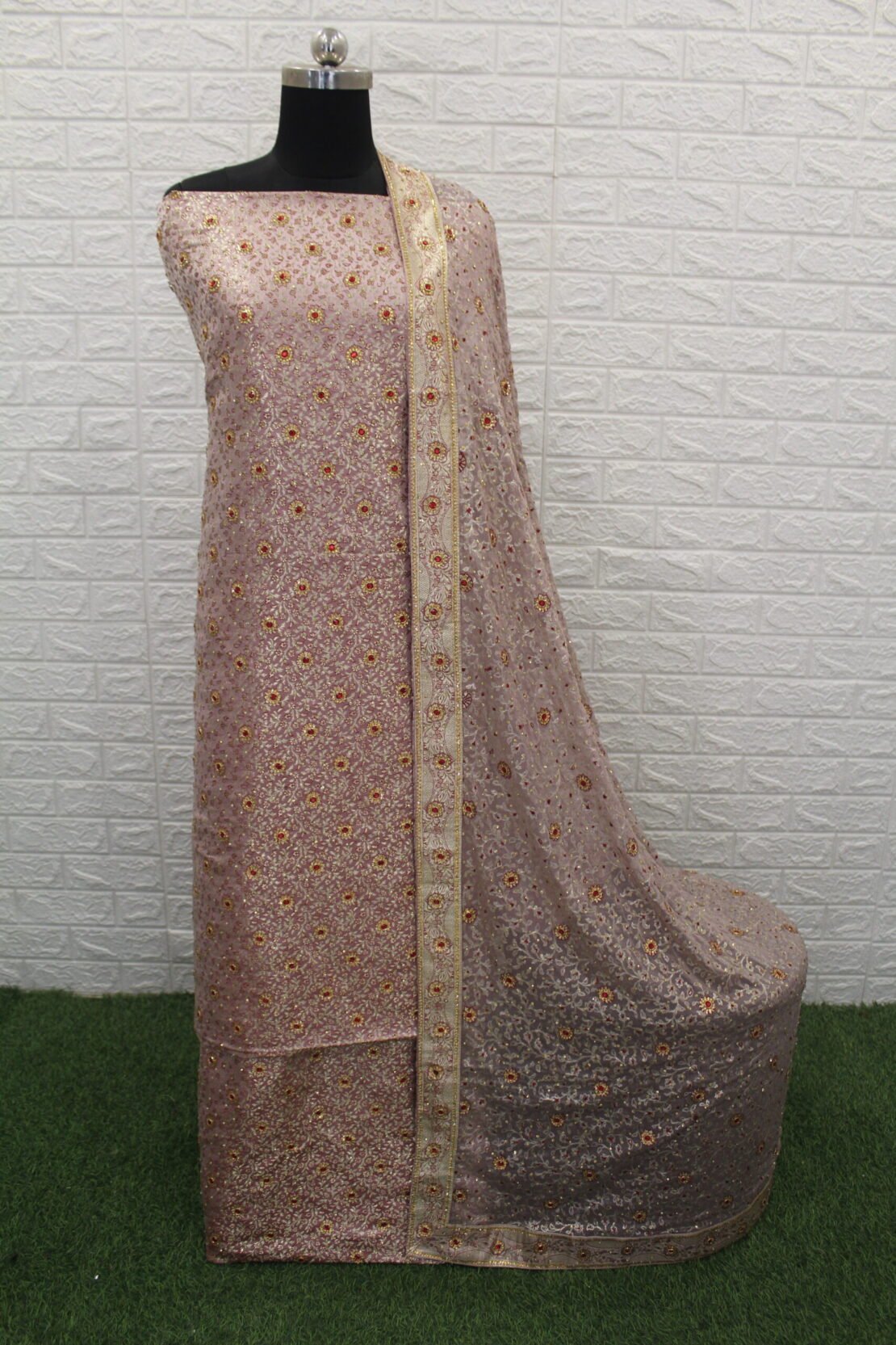 Kamkhuwab Gharara