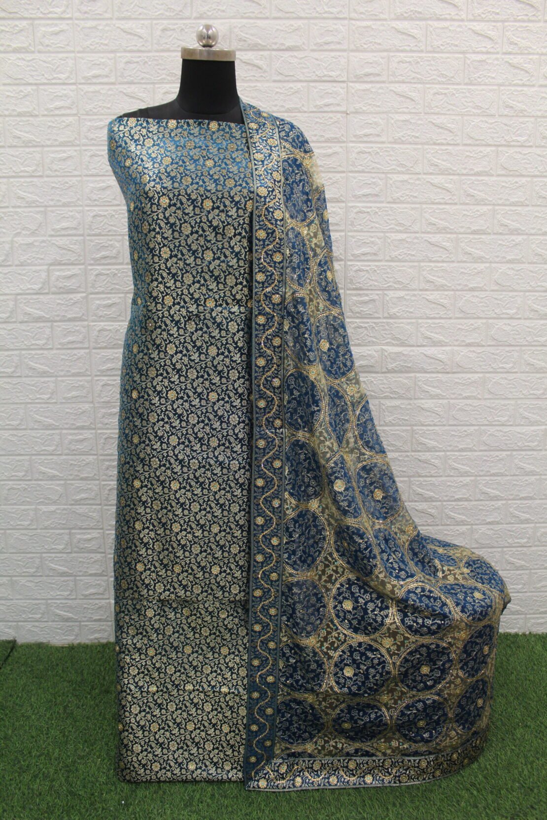 Kamkhuwab Gharara
