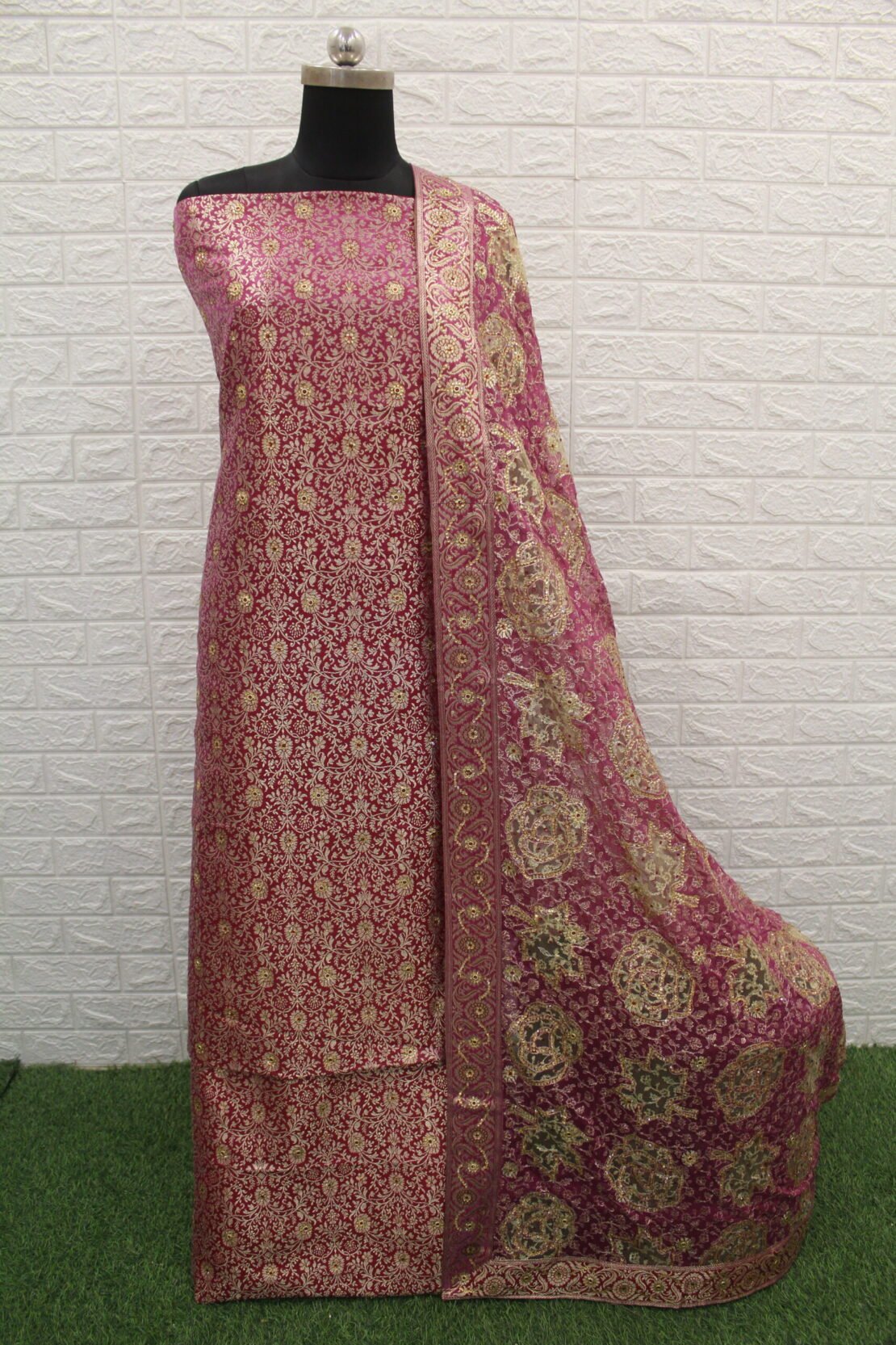 Kamkhuwab Gharara