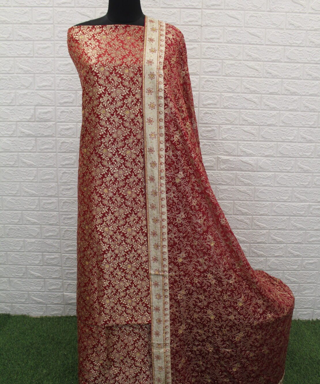 Kamkhuwab Gharara