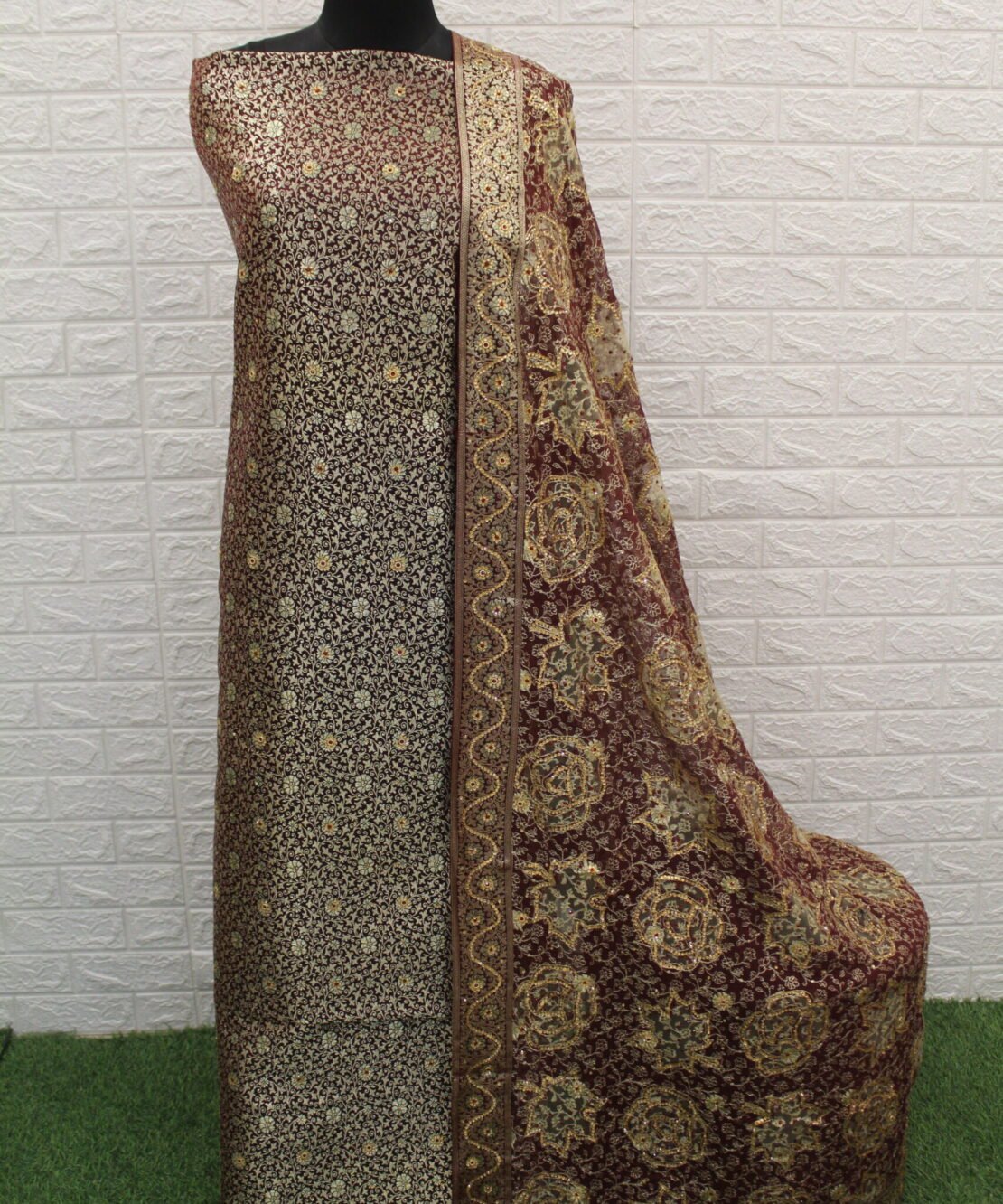 Kamkhuwab Gharara