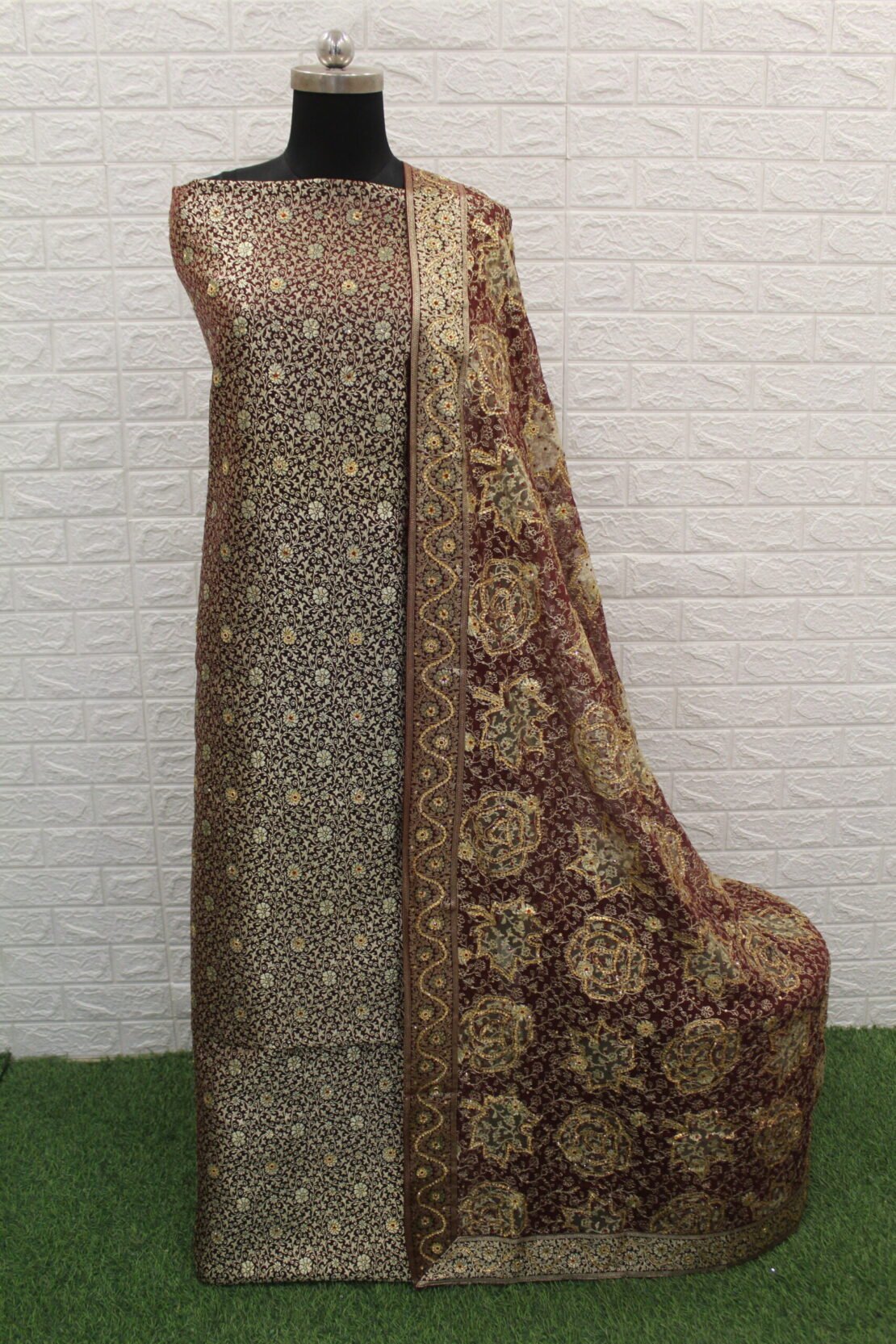 Kamkhuwab Gharara