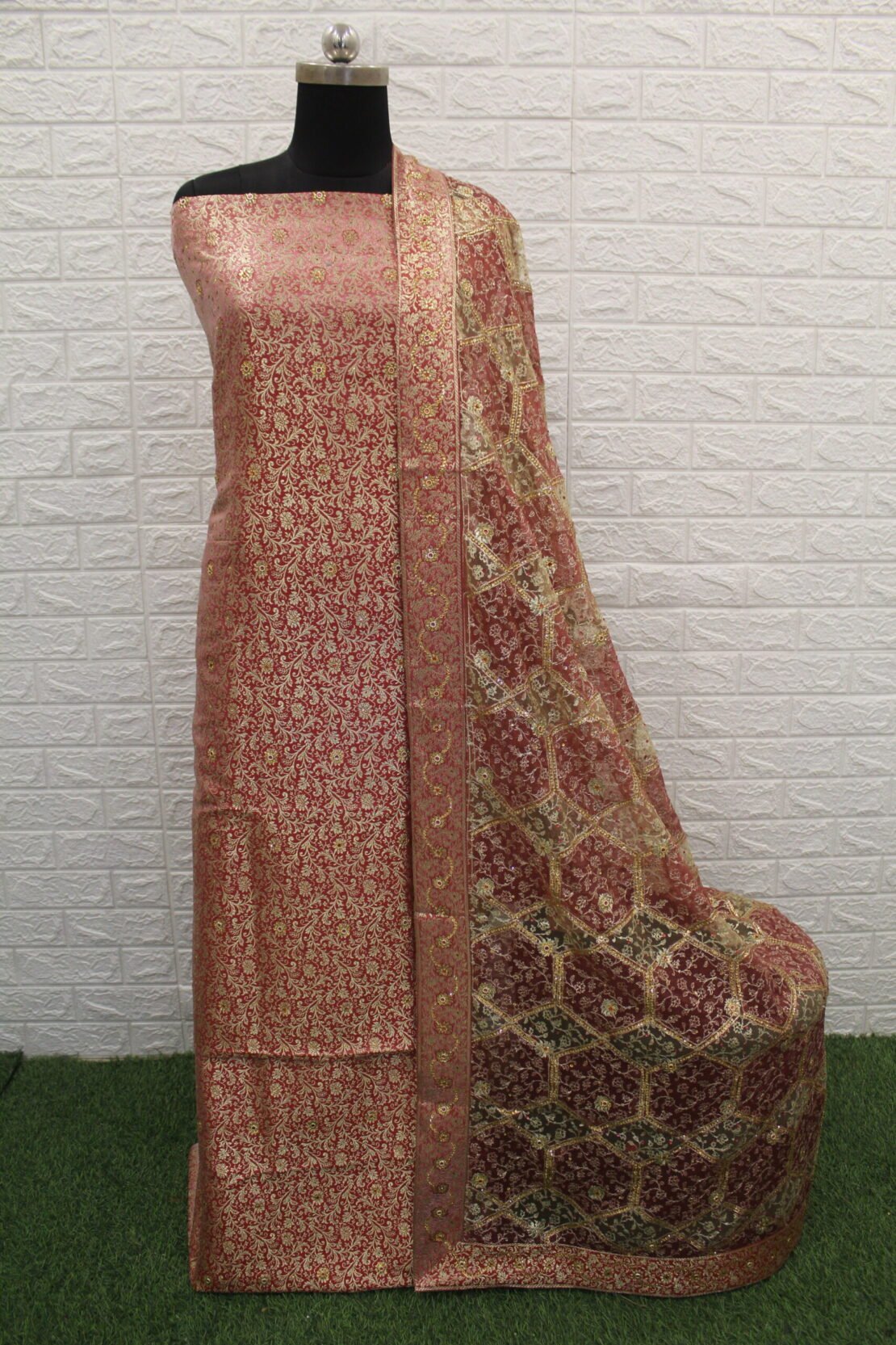 Kamkhuwab Gharara