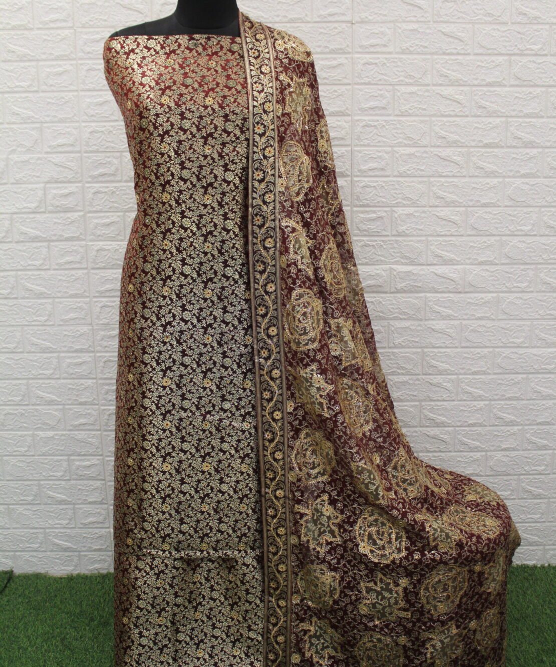 Kamkhuwab Gharara